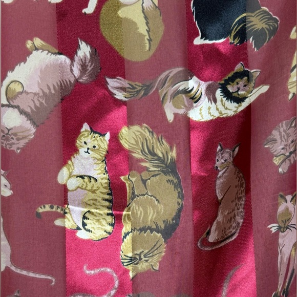Cat Lover Scarf. No brand. Burgandy color with various cats throughout. One size - Picture 7 of 9
